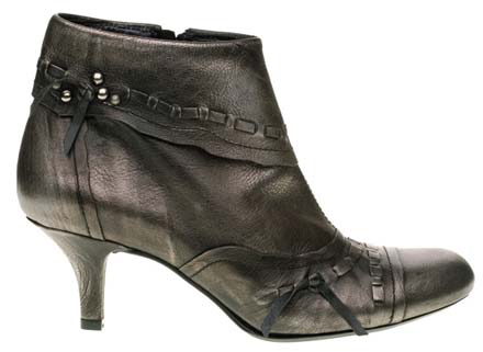 bata_noir_440.jpg